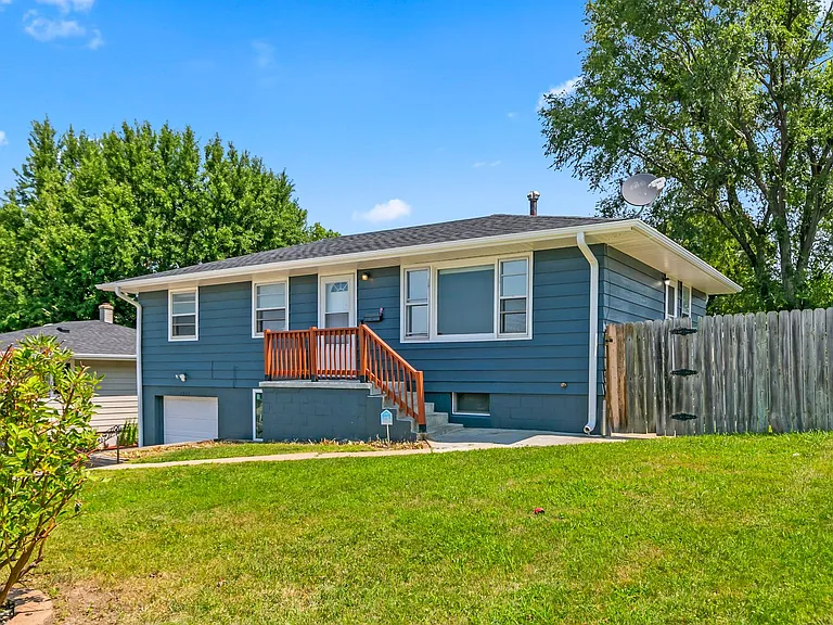7215 S 41st Ave — Photo 3