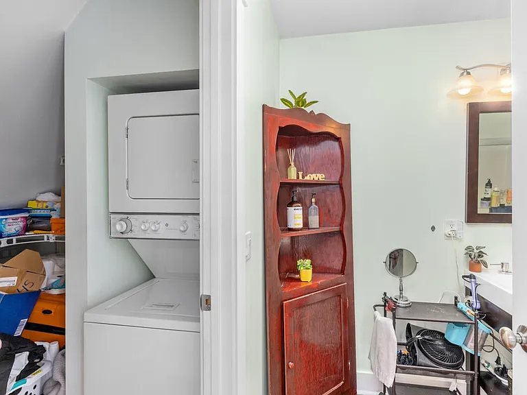 517 College Ave #2 — Photo 4
