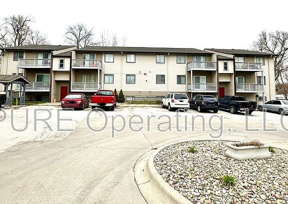 2nd image of 301 Ebaugh St #12