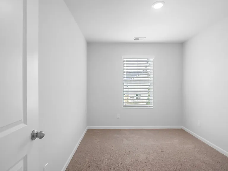 371 Lanier Cir — Photo 15