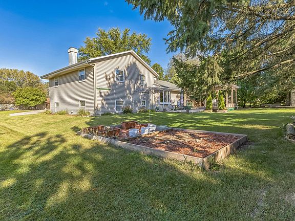4th image of 734 Lyndhurst Dr