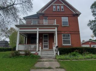 1055 12th Ave, Grafton, WI 53024