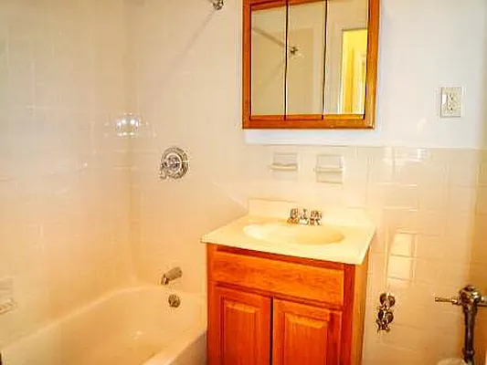 Rented by Friedman Roth Realty | media 10