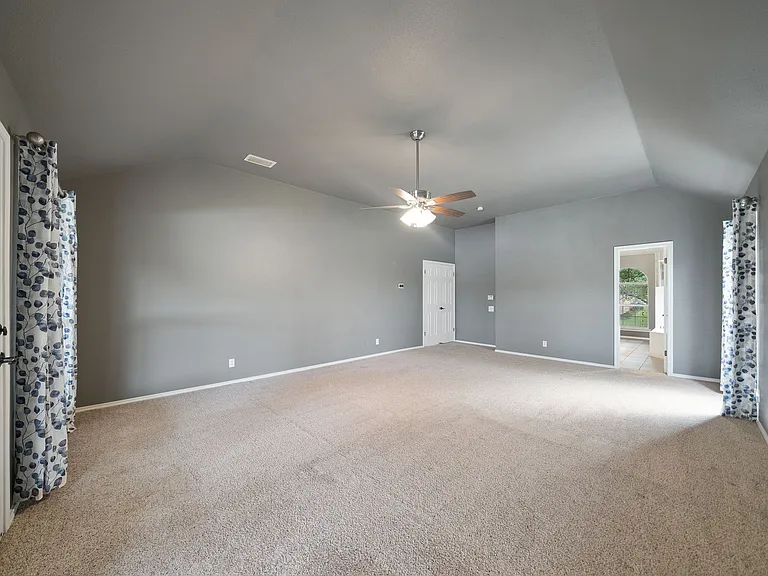 711 Arch Stone — Photo 24