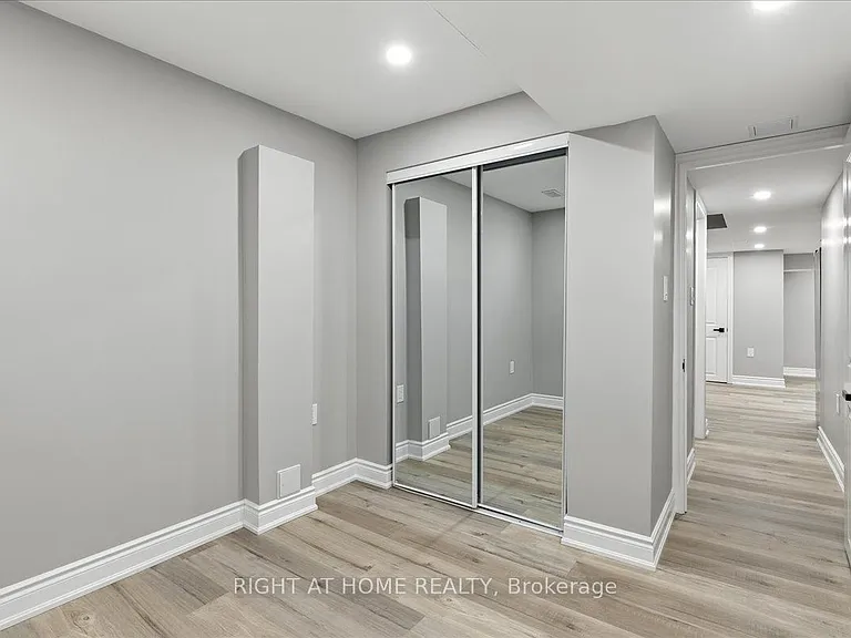 1 Lorilee Cres — Photo 10