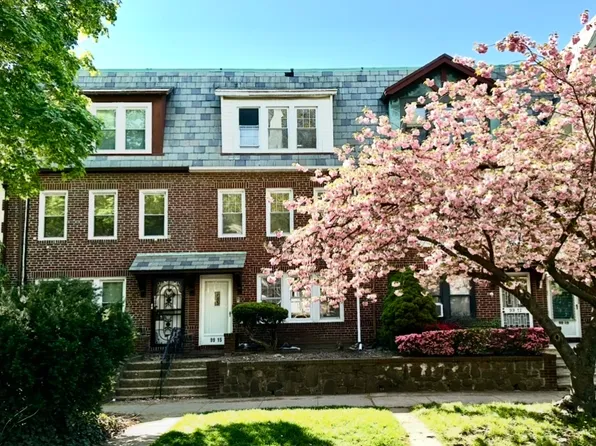 99-15 Ascan Avenue image 1 of 8