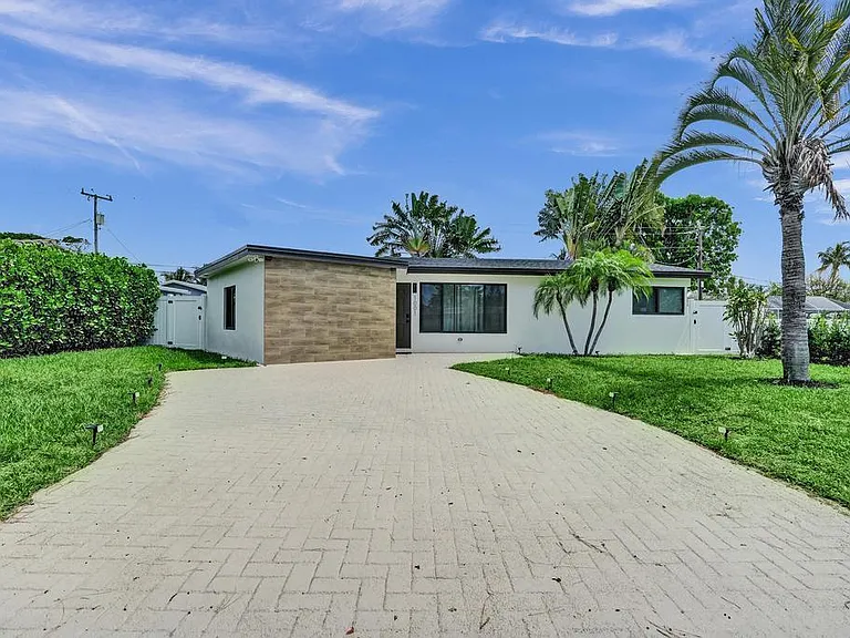 1001 SE 13th Ct — Photo 8