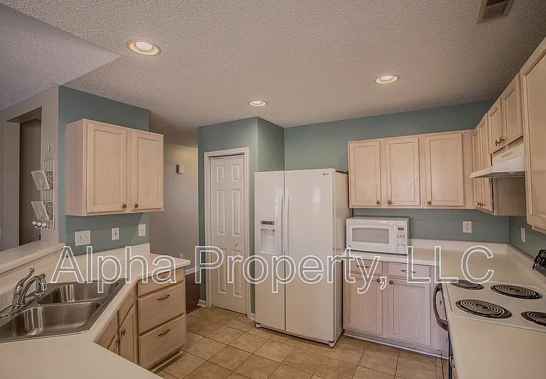 15 Avalon Ct — Photo 5