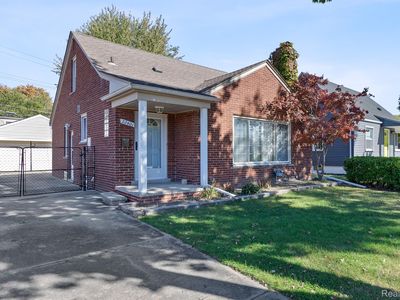 22401 Alger St, Saint Clair Shores, MI, 48080