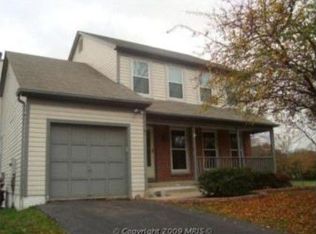 31 Newland Ct, Sterling, VA 20165
