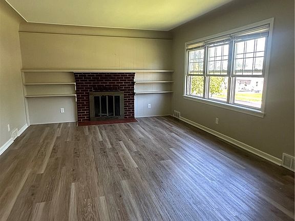 3rd image of 142 S Edgehill Ave