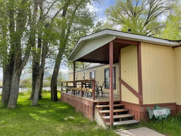 706 N 1st St, Saratoga, WY 82331