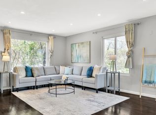 204 Lagrange St UNIT 204, Chestnut Hill, MA 02467