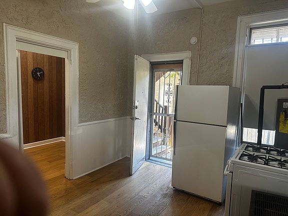 2nd image of 1149 W Taylor St APT 1R