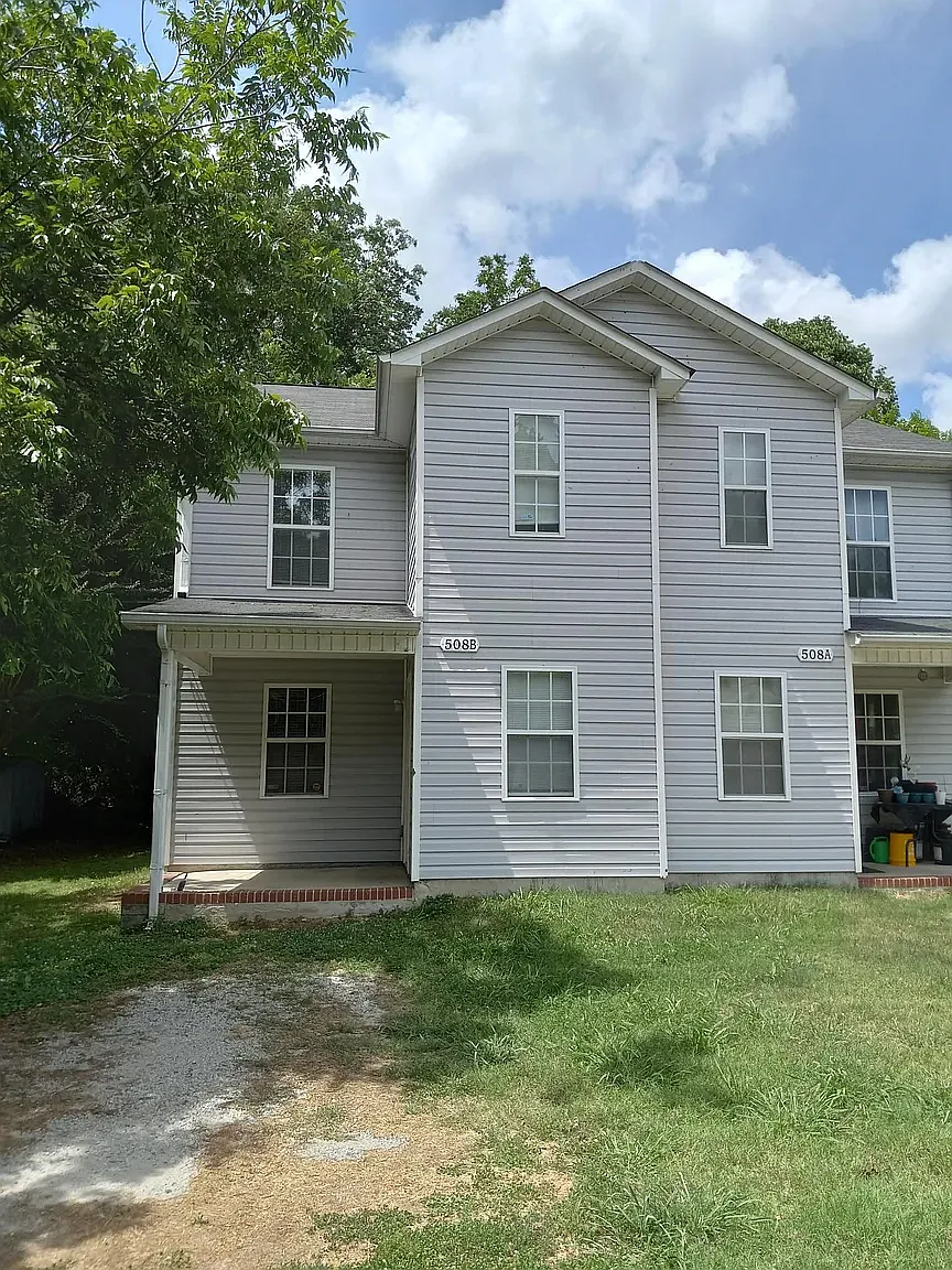 3 bed, 2.5 bath, 2930 sqft, $1,650 — Photo 1