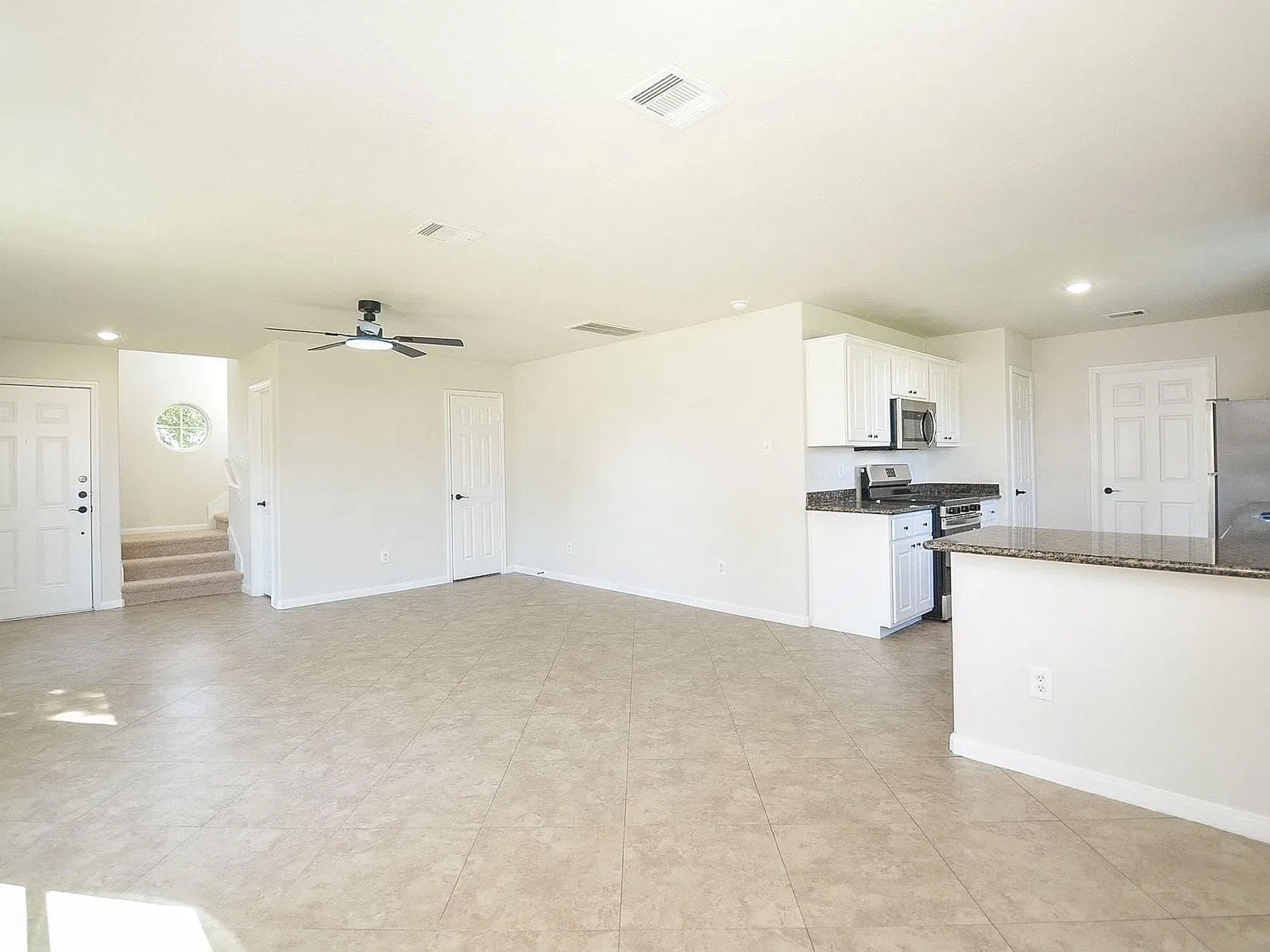 4 bed, 2.5 bath, 1756 sqft, $2,500 — Photo 4