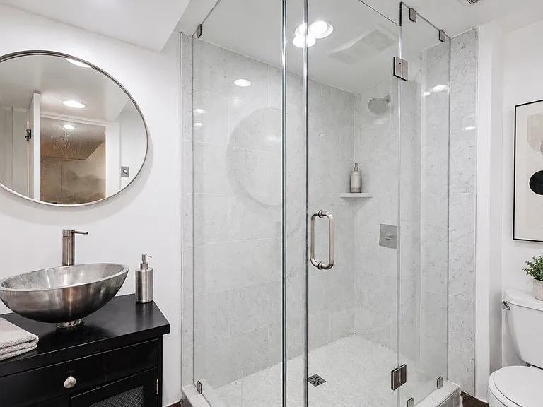 112 W 15th St #1 — Photo 5