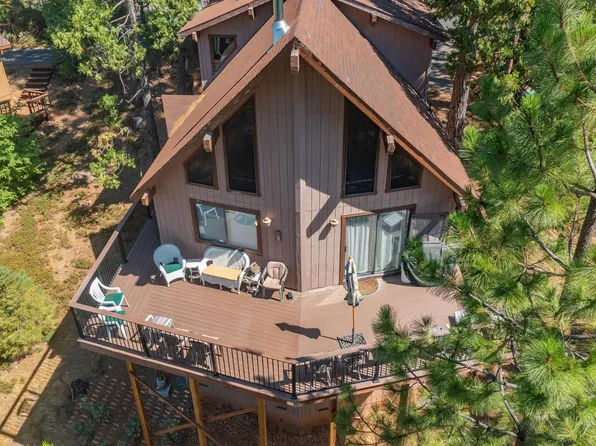 1302 Pebble Beach Way, Arnold, CA 95223