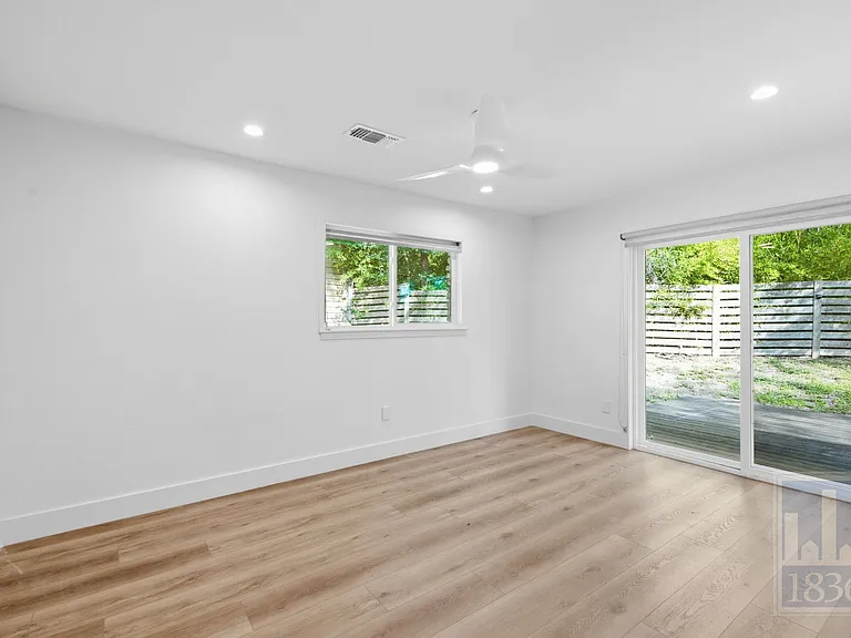 2703 Burleson Rd — Photo 15