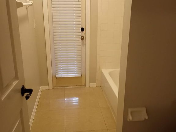 5th image of 10452 Ashley Oaks Dr