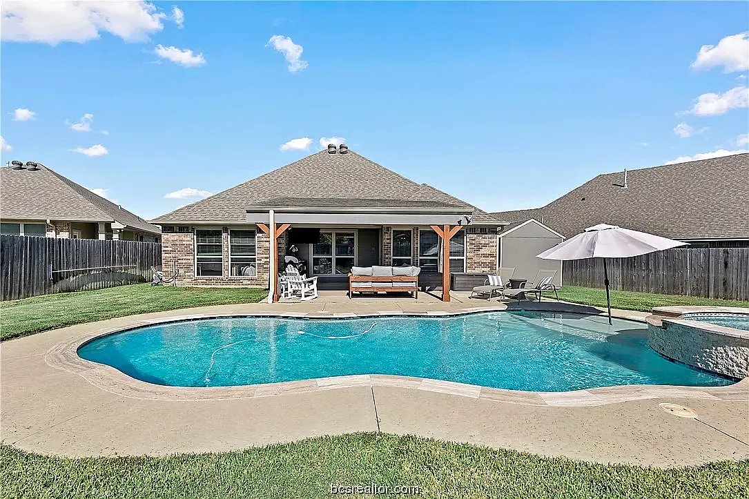 Building Photo - 4104 Bridgewood Ct