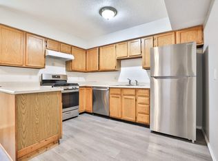 1400-1402 Chancellor Dr, Edwardsville, IL 62025