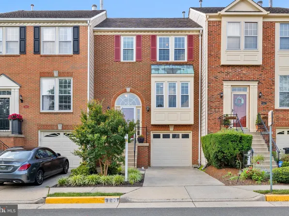 8011 Gina Pl, Vienna, VA 22182
