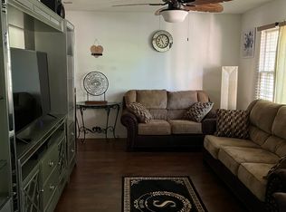 1 Shadowcrest Dr, Charlotte, NC 28217