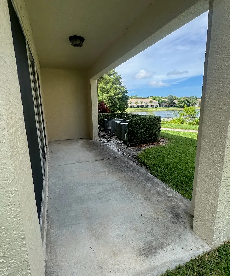 3 bed, 2.5 bath, 1427 sqft, $2,650 — Photo 4