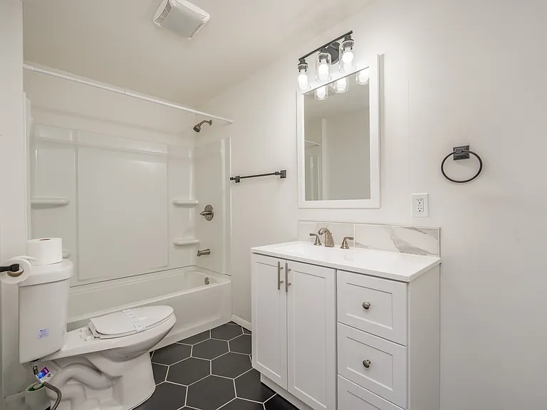 4521 E Norwood Ct — Photo 14