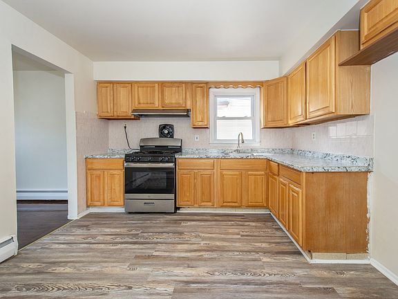 4th image of 18-20 Norwood Ave #2
