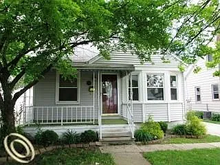 5914 Helen St photo 1