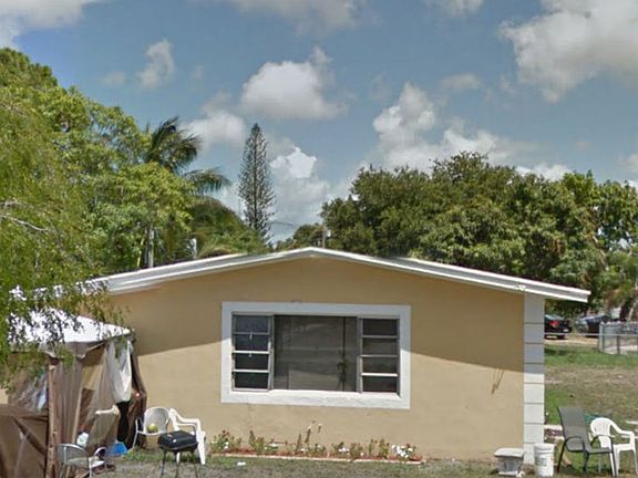 3rd image of 1701 NW 16th Ct