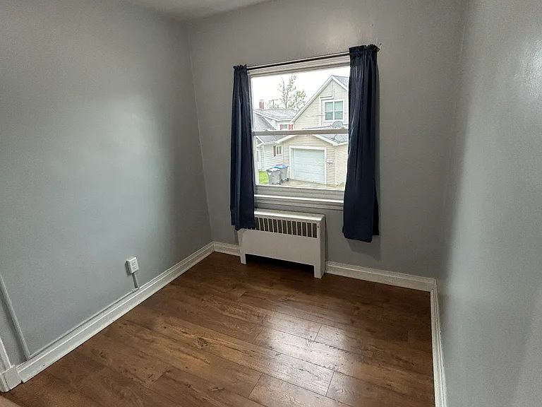 1503 Grace Ave — Photo 4