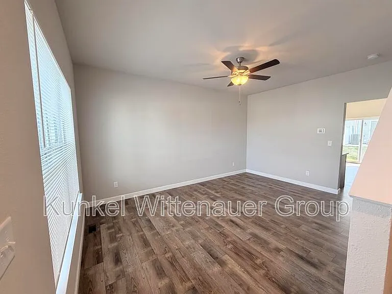 300D Pacific Dr — Photo 2