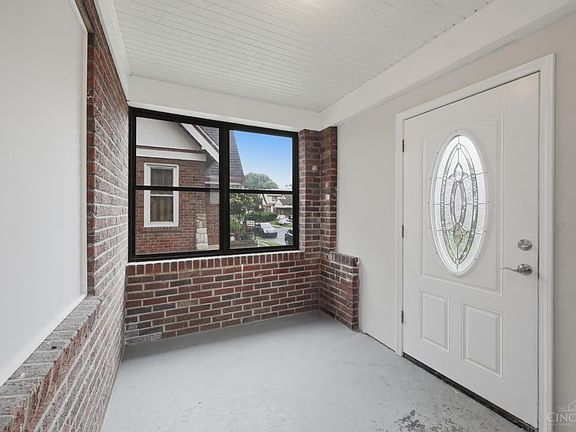4th image of 1818 Lawn Ave