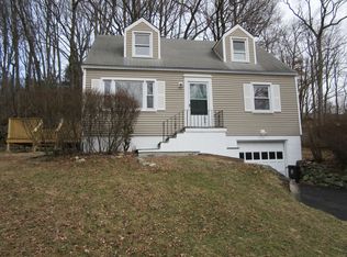 697 Saddle River Rd, Airmont, NY 10952