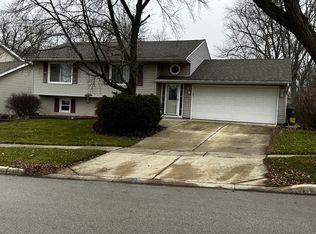 1707 S Green Meadows Blvd, Streamwood, IL 60107