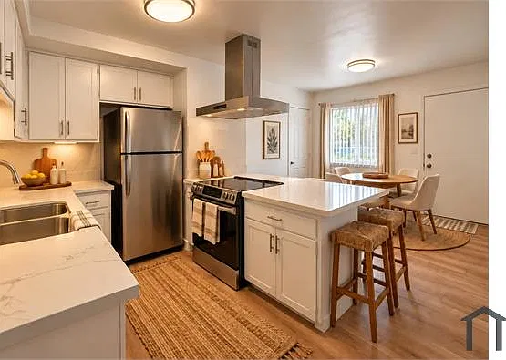 2 bed, 700 sqft, $3,615 — Photo 1