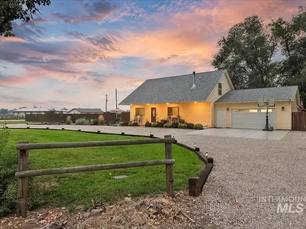 983 N Plaza Rd, Emmett, ID 83617