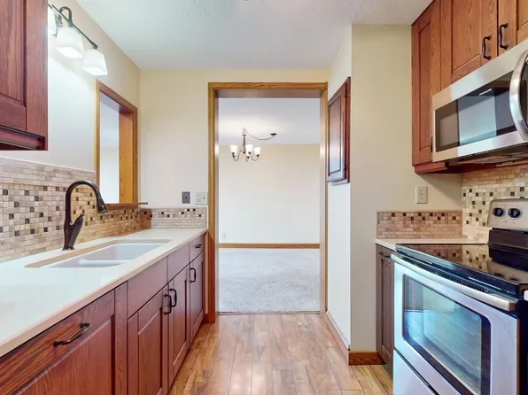 1181 Edgcumbe Rd APT 1702, Saint Paul, MN 55105