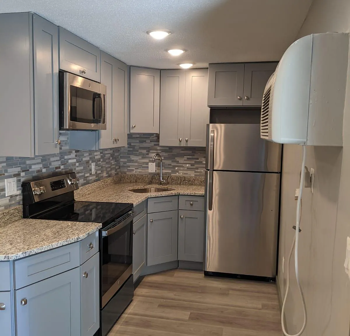 1 bed, 600 sqft, $1,600 — Photo 2