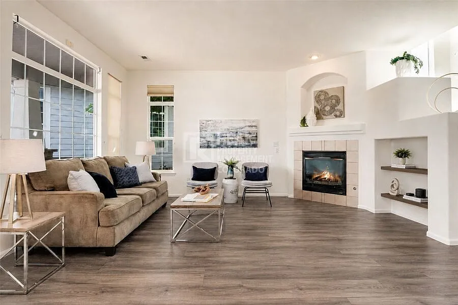8415 Stonybridge Cir