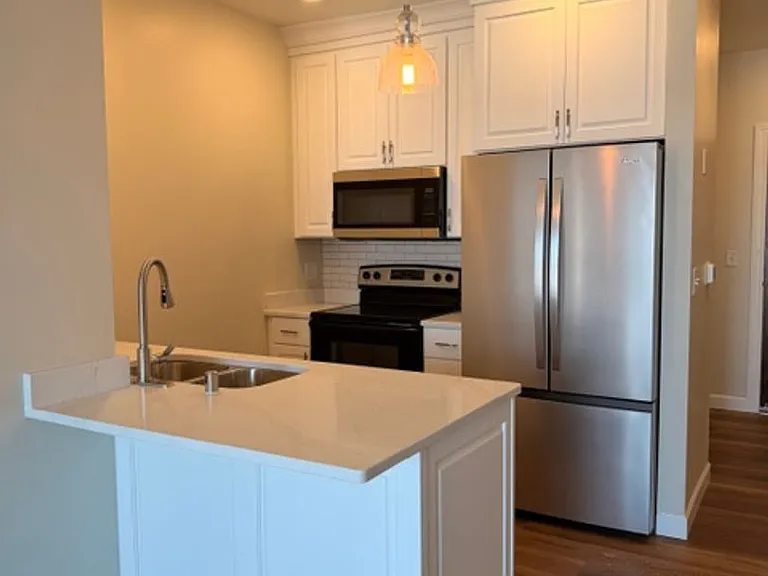 Brand New - War Eagle Apartments in the River Point District — Photo 8