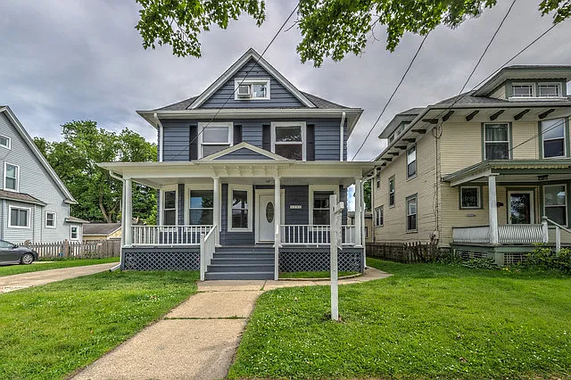 479 Barrett St photo 1