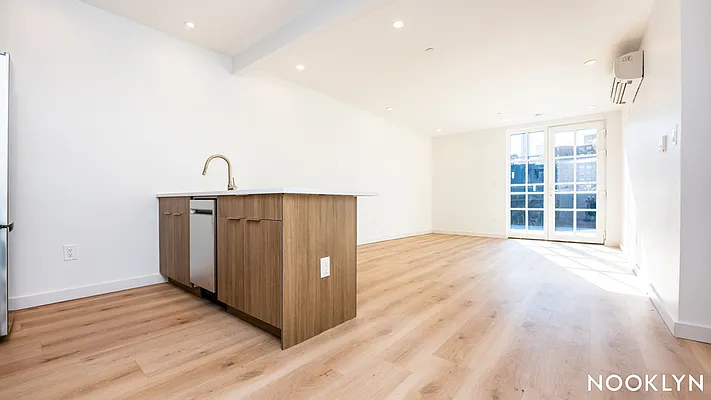 Rented by Nooklyn NYC LLC | media 49