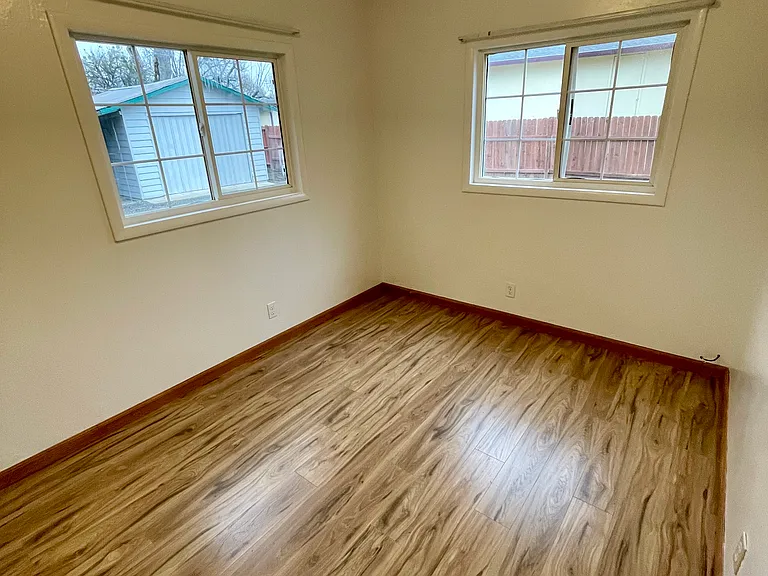 9570 Mendenhall Ave — Photo 3