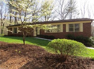 181 Haywood Knolls Dr, Hendersonville, NC 28791