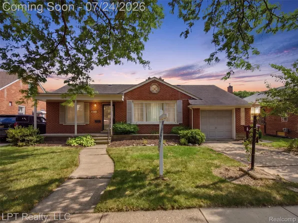 8134 Sunburst St, Center Line, MI 48015