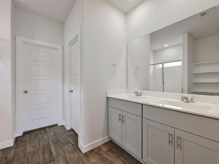 313 Merriman Rd — Photo 15